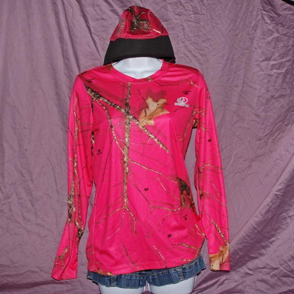 Pink Camouflage Shirt with Matching Hat Mossy Oak - Picture 2 of 7